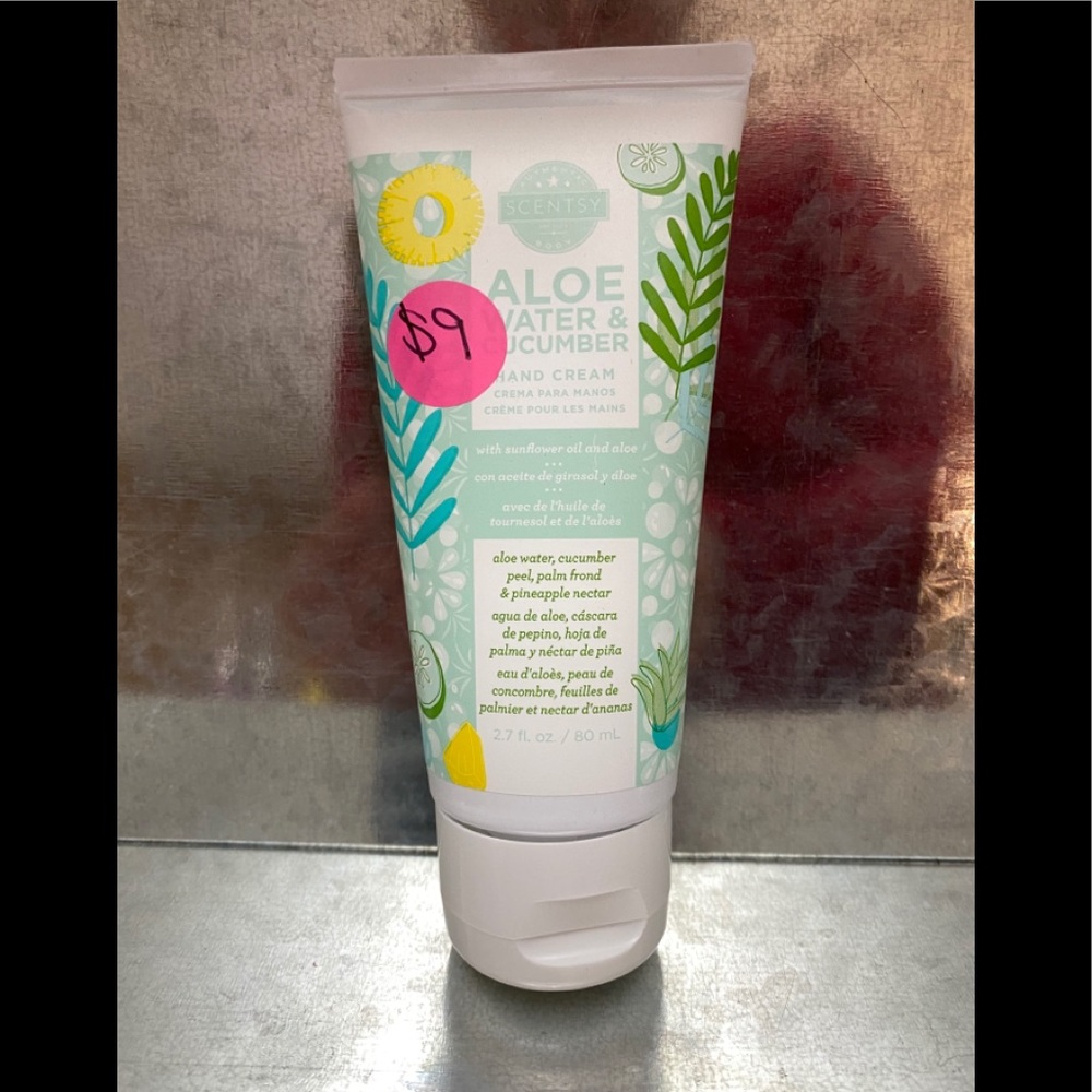 Aloe water and cucumber hand cream